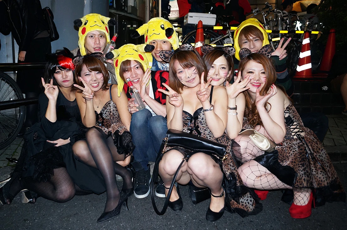 【写真】狂乱を取り戻した渋谷のハロウィン　セクシーな仮装ギャルで溢れる