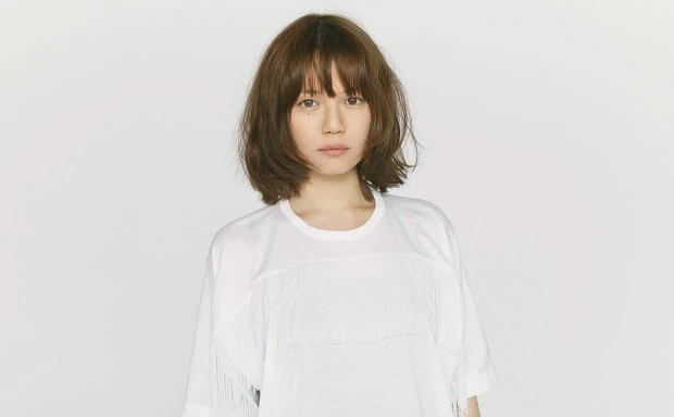 ついに顔出しのAZUMA HITOMI、新アルバム『CHIRALITY』リリース