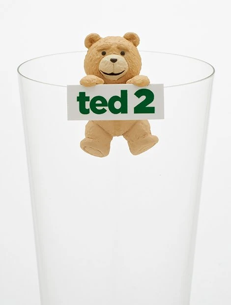 TEDがコップのフチに降臨！ 下品な中年親父っぽさ全開のミニフィギュア
