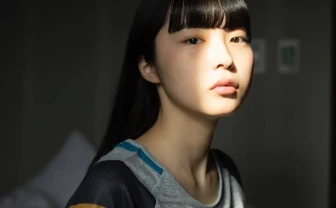 青山裕企が写真展「少女礼讃」 素性不明の少女との謎めいた関係性 - KAI-YOU