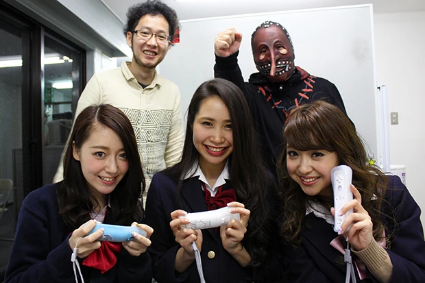 BLEA女子高等部×「闘会議2015」公式ユーザー記者／前段左からMisaki、Yuri、Tomomi　上段左からjetだよ、(〇д〇透)