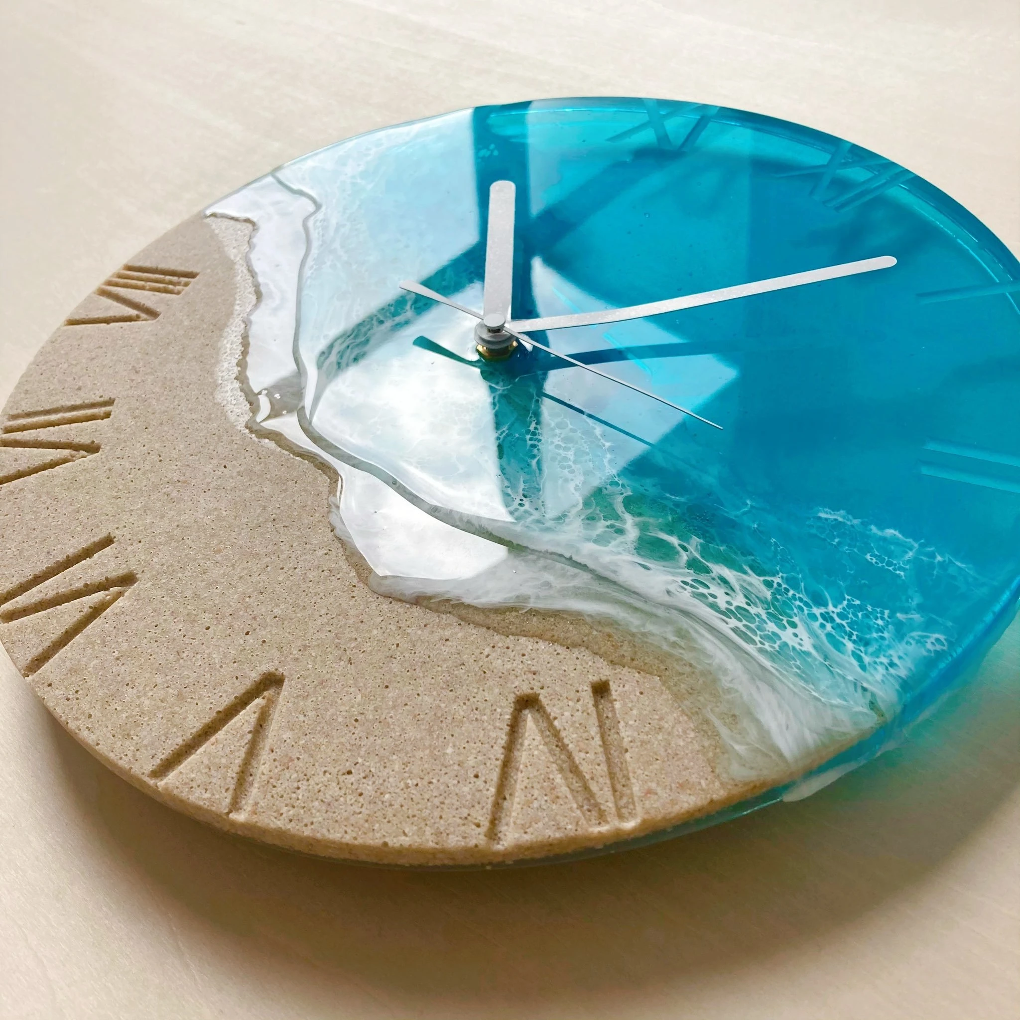「Turquoise Ocean Clock」／画像はすべてCosmisia Artさん提供