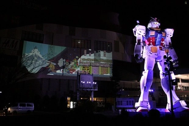 「ガンダム立像」クリスマスの夜空に輝く　“GUNDAM STAND at Jaburo”も新たなストーリーへ