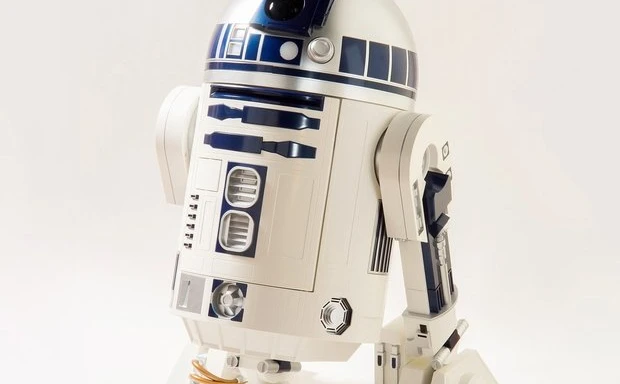 スターウォーズ「R2-D2」等身大冷蔵庫がPOP！ リモコン操作もできるよ