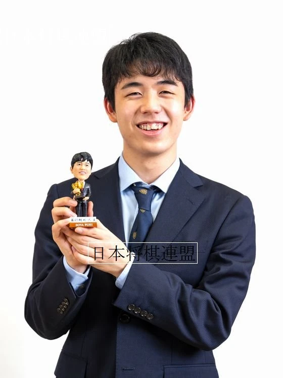 またも将棋界初！ 藤井聡太七段が首振り人形に　本人も「不思議な気持ち」