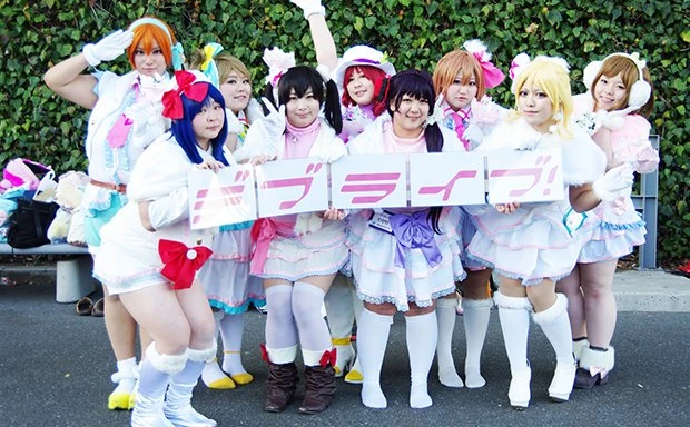 【C89】「デブライブ！」インタビュー 「刺されてもいいようにジャンプをお腹に仕込むか悩んだ」