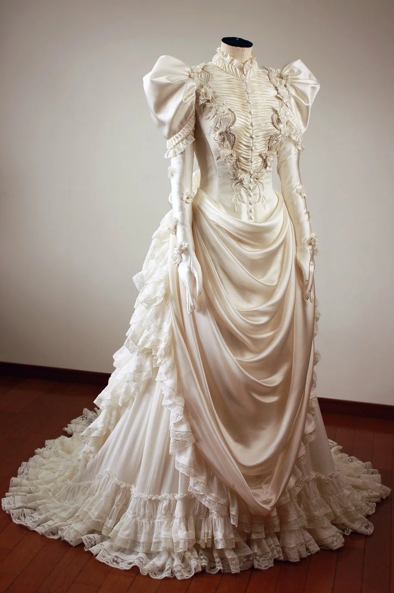心動かした花嫁の情熱　初音ミクの「千本桜」ウェディングドレスに賞賛