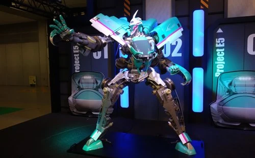 【東京おもちゃショー2014】JR東日本始まったな　E5系新幹線が変形するロボットをコンセプト展示