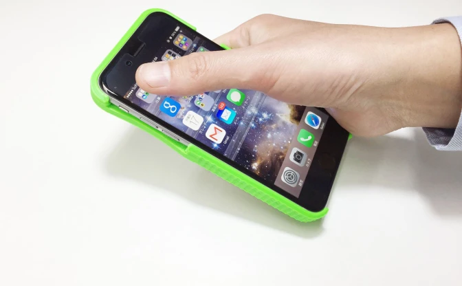待ってた！ 指が届かない人用のiPhone6ケース、進化して販売決定