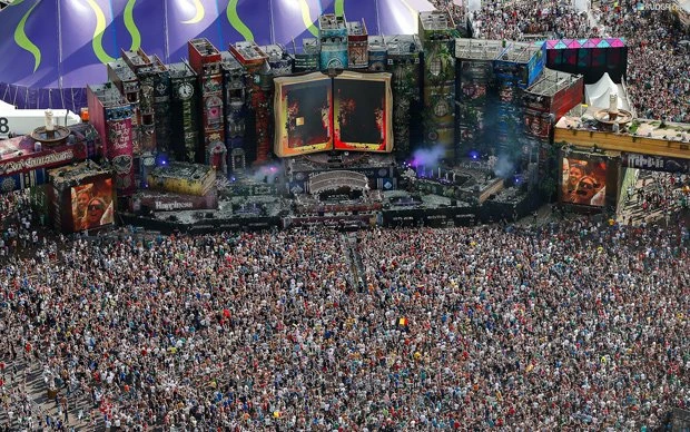 「Tomorrowland 2012」の様子／画像は「10 Things You Didn't Know About the TomorrowLand Festival   Do Androids Dance」より