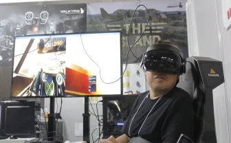 臨場感MAXのロボットVRゲーム体験　日本初進出の韓国ベンチャー開発