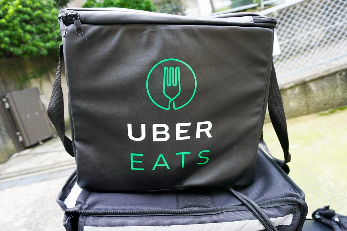「UberEATS」のデリバリーバッグ