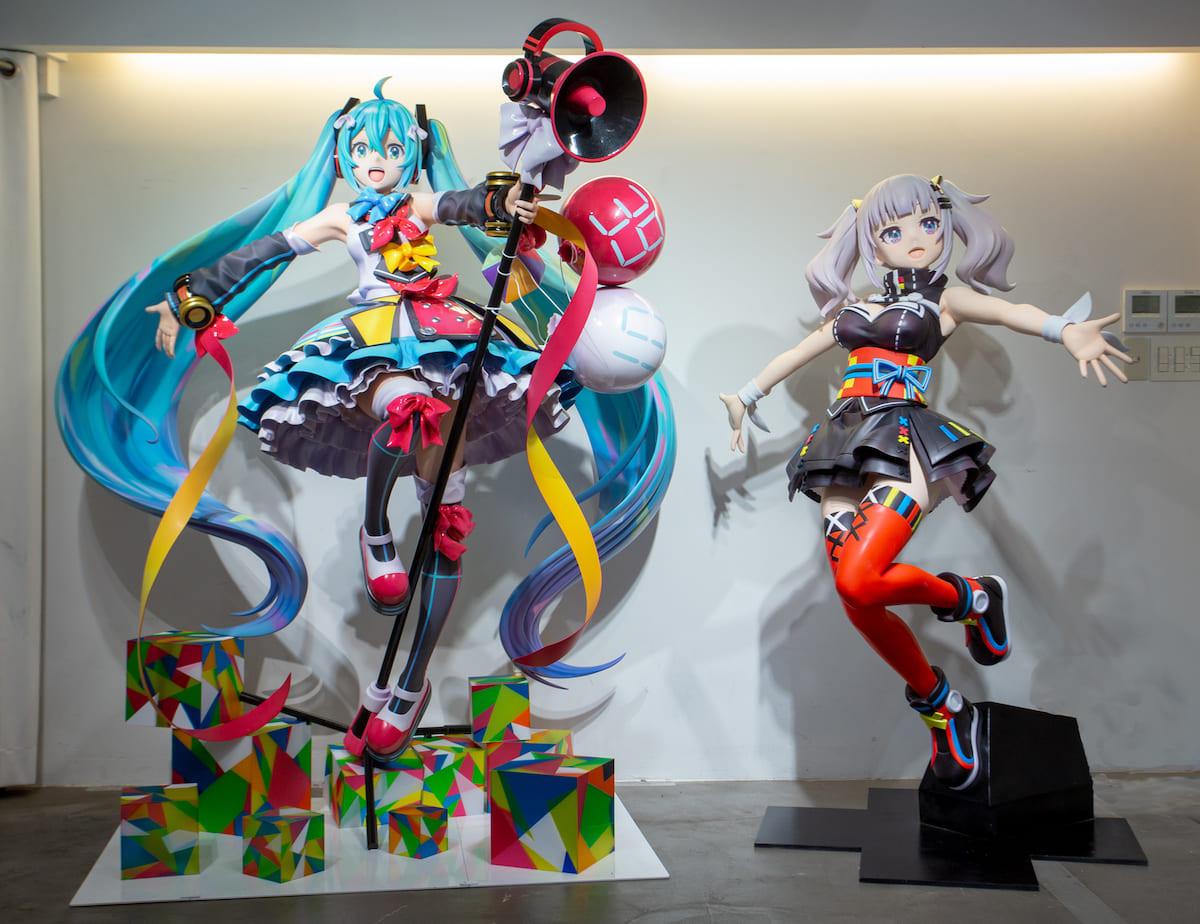 輝夜月＆初音ミクの等身大フィギュア 「Mika Pikazo展」に登場 - KAI-YOU