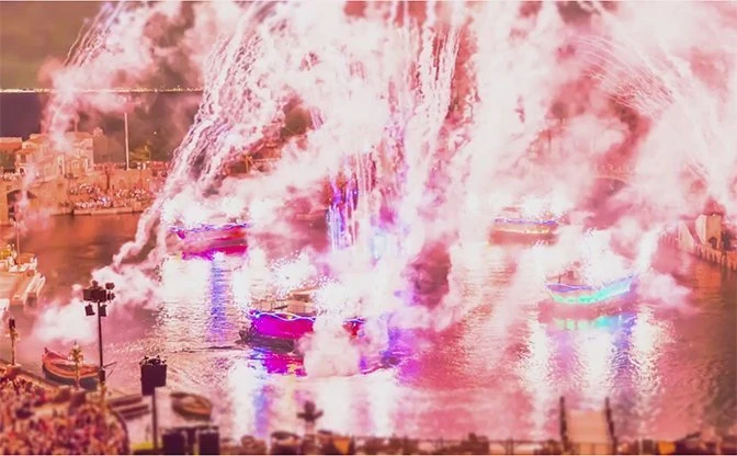 ディズニーシーの1日を150秒に凝縮した15周年映像がお祭り感あふれてる