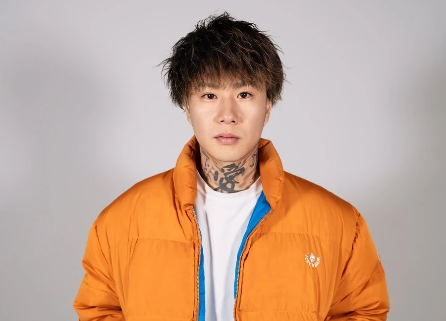 元Repezen FoxxのDJ銀太、プロ野球チームに入団 1日限定で監督にも就任 - KAI-YOU