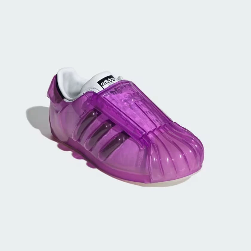 「SUPERSTAR BUBBLE」／画像はすべて<a href="https://www.adidas.co.kr/superstar-bubble/IH3115.html" target="_blank">アディダスの公式サイト（韓国）</a>から
