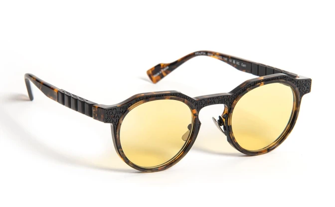 小島秀夫、フランスの老舗眼鏡ブランド「J.F.REY」とコラボ　プライベートでも愛用
