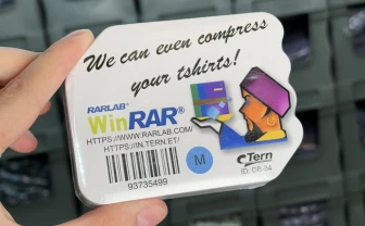 解凍ソフト「WinRAR」のTシャツ、驚異のサイズに“圧縮”される