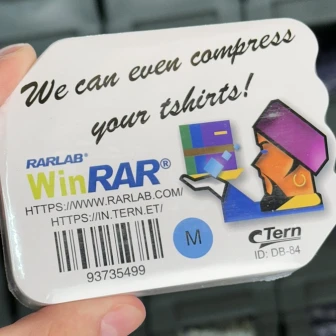 解凍ソフト「WinRAR」のTシャツ、驚異のサイズに“圧縮”される