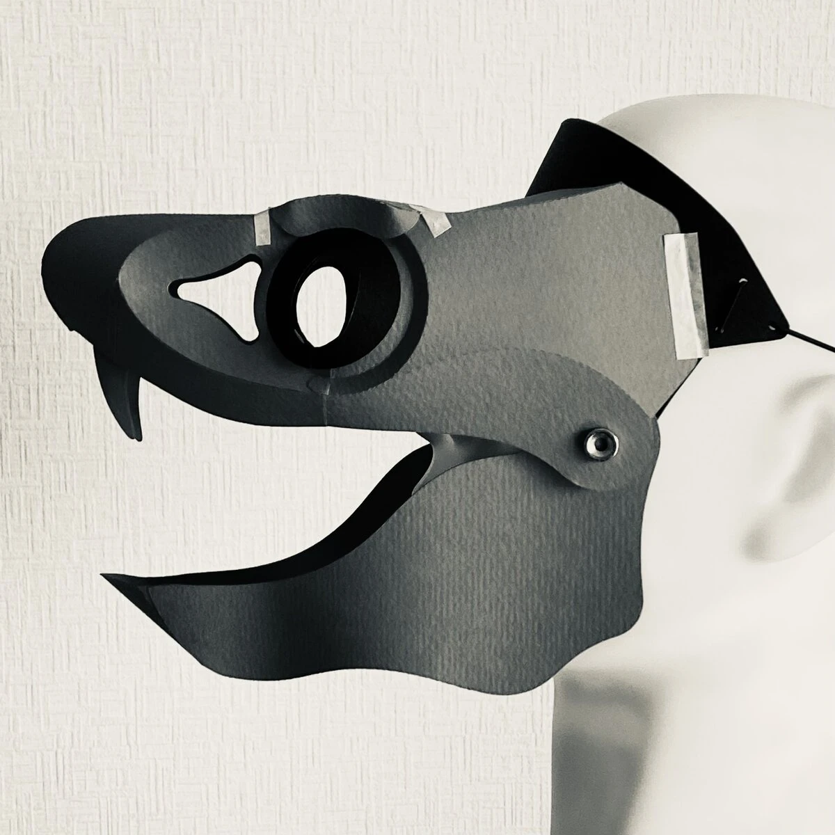 制作中のペーパークラフト「蛇面」2